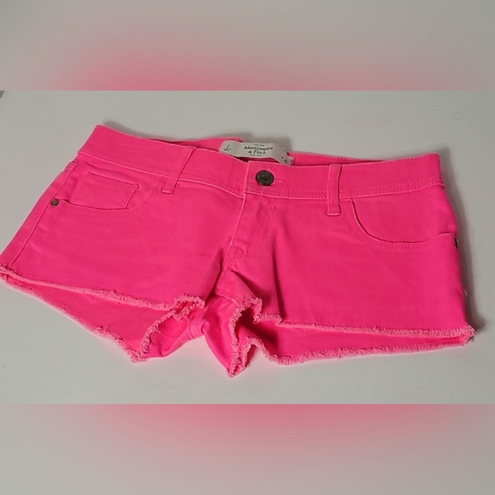 Abercrombie & Fitch, hot pink shorts size 2 NWOT